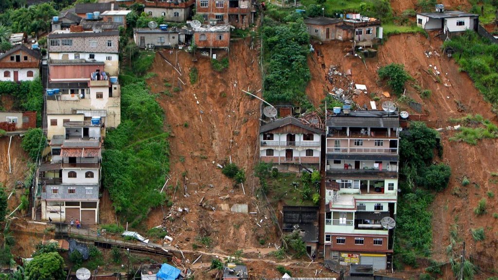خسارات قابل توجه “رانش زمین” در اکوادور