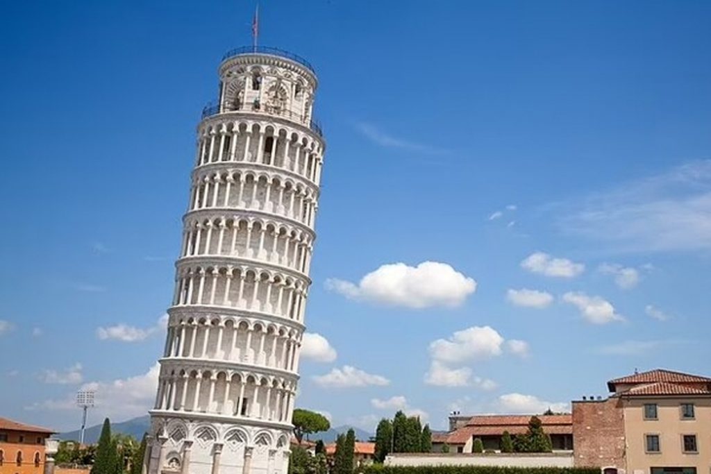 برج پیزا، ۴ سانتی متر صاف‌تر شد/تصویر