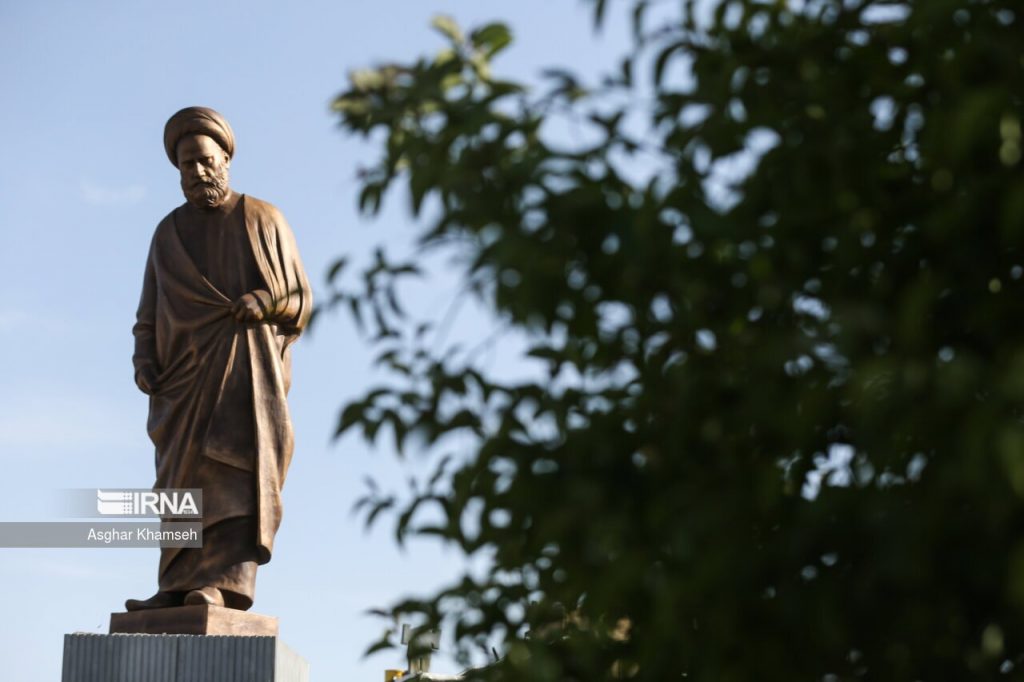 رونمایی از مجسمه علامه امینی در تهران