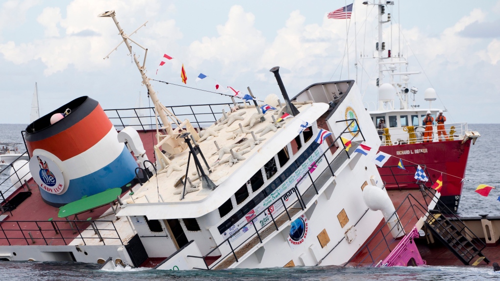 مفقود شدن ۳۹ نفر بر اثر واژگونی کشتی تفریحی در آمریکا