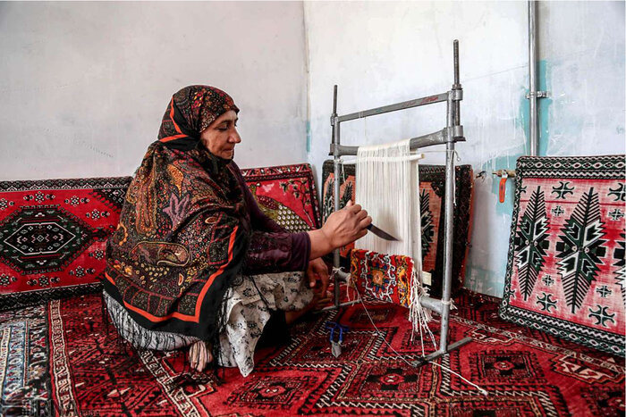 اعطای بیش از ۴ میلیارد ریال تسهیلات مالی به هنرمندان مشاغل خانگی در زنجان