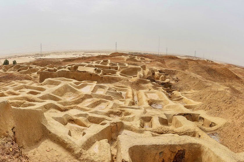 کشف بقایای یک کارگاه اشیای سنگی قدیمی در زابل