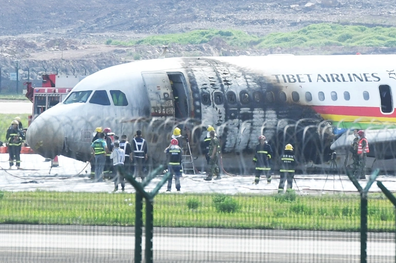آتش سوزی هواپیمای مسافربری چین و زخمی شدن ۱۰ ها نفر