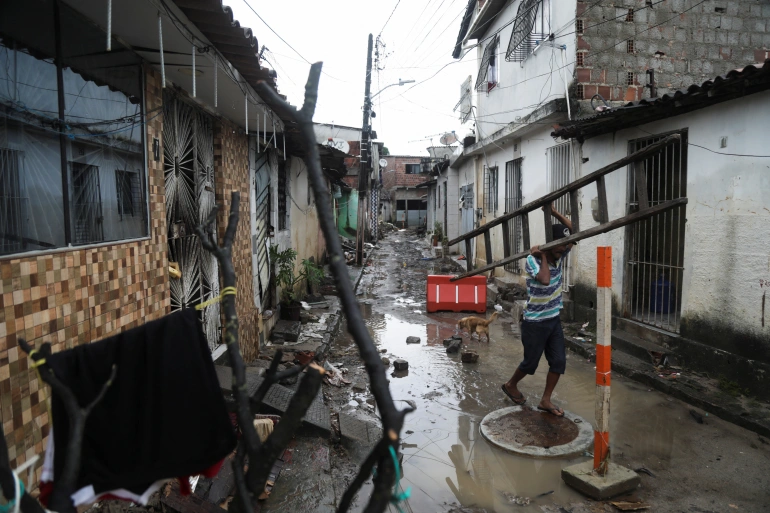شمار قربانیان باران های سیل آسا در برزیل به ۱۰۰ نفر رسید