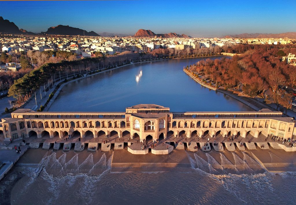 تاکید وزیر میراث فرهنگی بر رسیدگی به فرونشست پل‌های تاریخی اصفهان