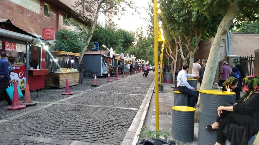 گذر شکموها در تهران میزبان جشنواره های تابستانی
