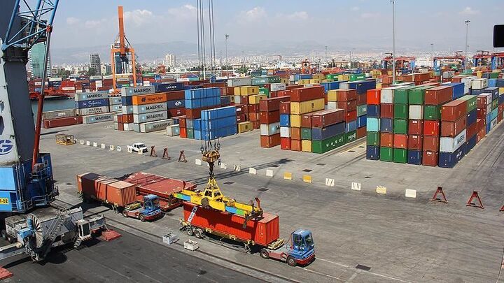 صادرات ۲۵ میلیون دلار کالا از استان سمنان