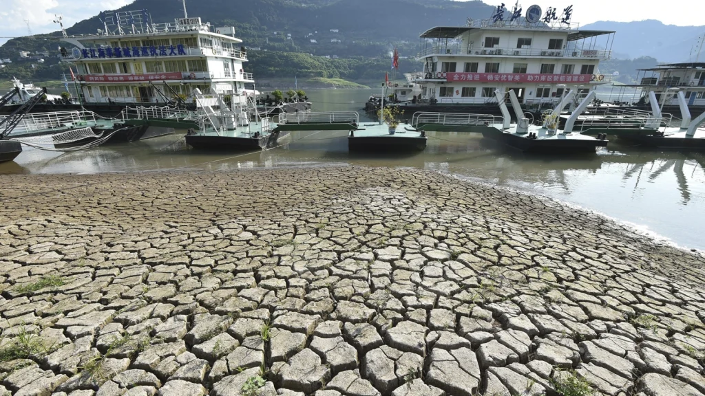 مبارزه چین با خشکسالی به واسطه باران های مصنوعی