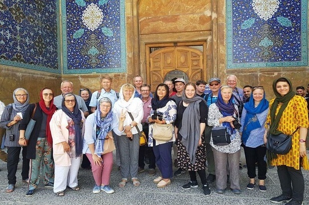 نمایش فیلم های فرهنگ ایرانی برای گردشگران خارجی
