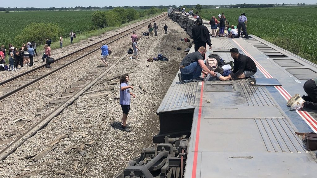حادثه خروج از ریل قطار گردشگری در شهر سیلور دالر آمریکا‏/فیلم