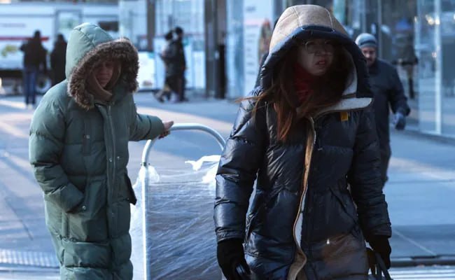 اعلام وضعیت اضطراری برای چندین ایالت آمریکا به دلیل سرما و وزش باد شدید