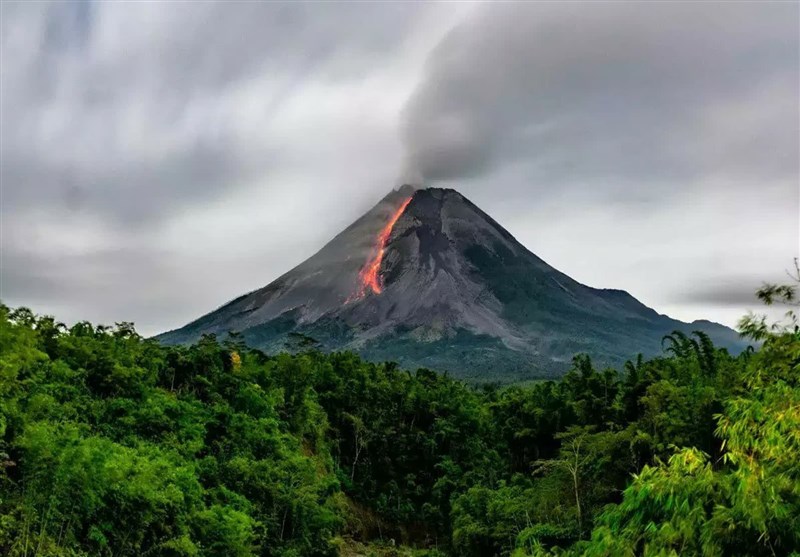 فوران آتشفشان در اندونزی گردشگری را متوقف کرد