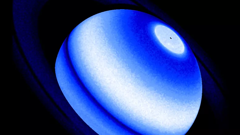 هابل رازی درباره حلقه‌های سیاره زحل را پس از ۴۰ سال کشف کرد