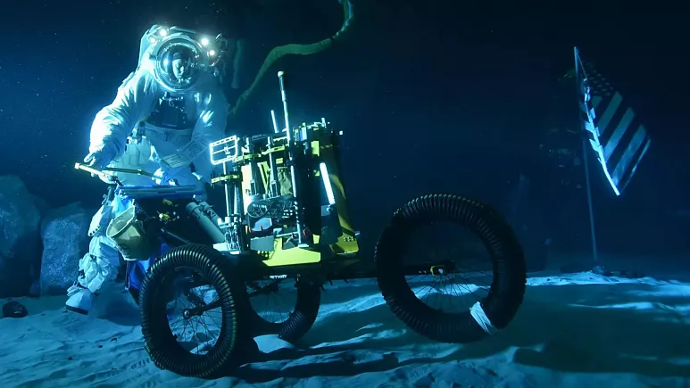 تمرین راهپیمایی فضایی در زیر آب