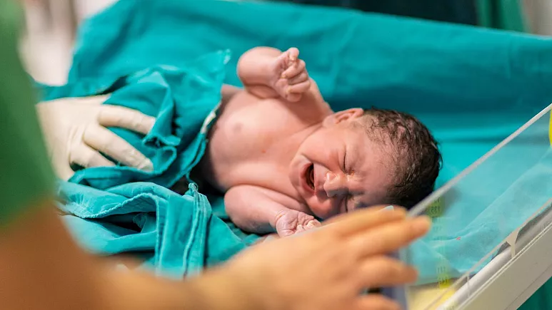 تولد نوزادی با دو مادر و یک پدر ژنتیکی