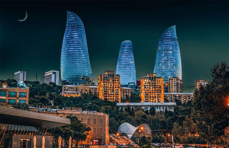 آذربایجان از توقف صدور ویزای فرودگاهی برای شهروندان ایرانی خبر داد