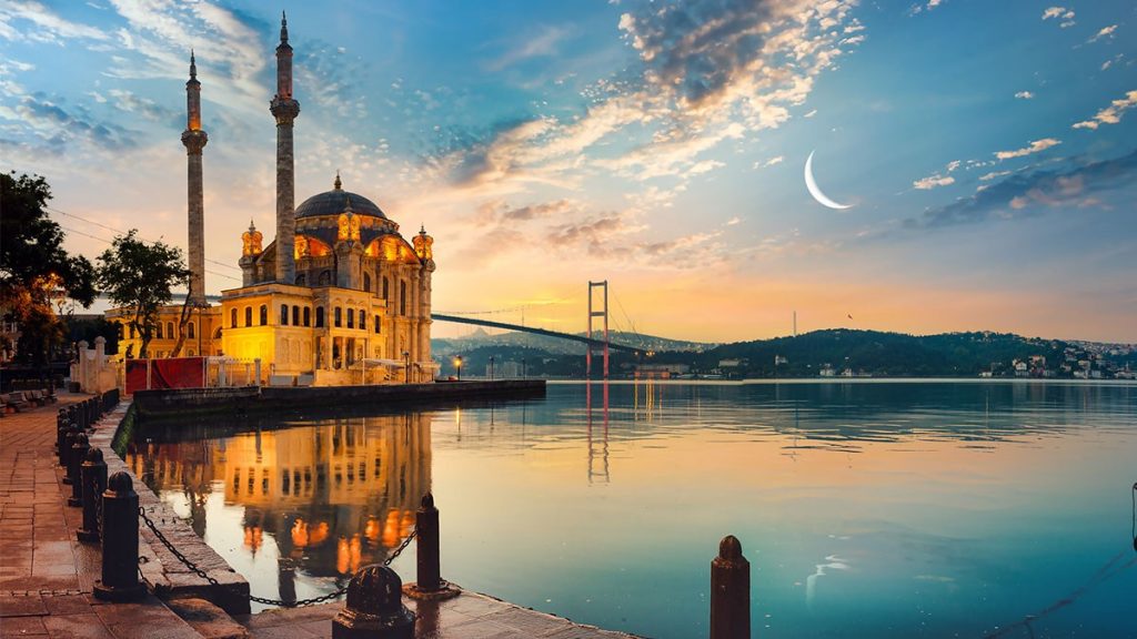 چگونه با کمترین هزینه ممکن به استانبول سفر کنیم؟