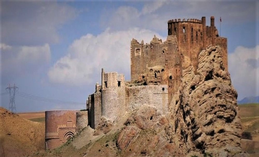 یونسکو در حال بررسی ثبت قلعه تاریخی الموت می‌باشد