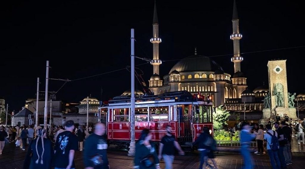 امسال چند گردشگر ایرانی به ترکیه سفر کردند؟