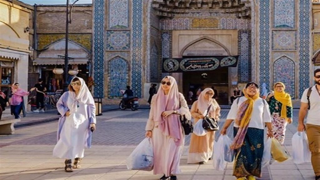 بازدید بیش از ۱۰۰۰ گردشگر خارجی از استان مرکزی در سال جاری