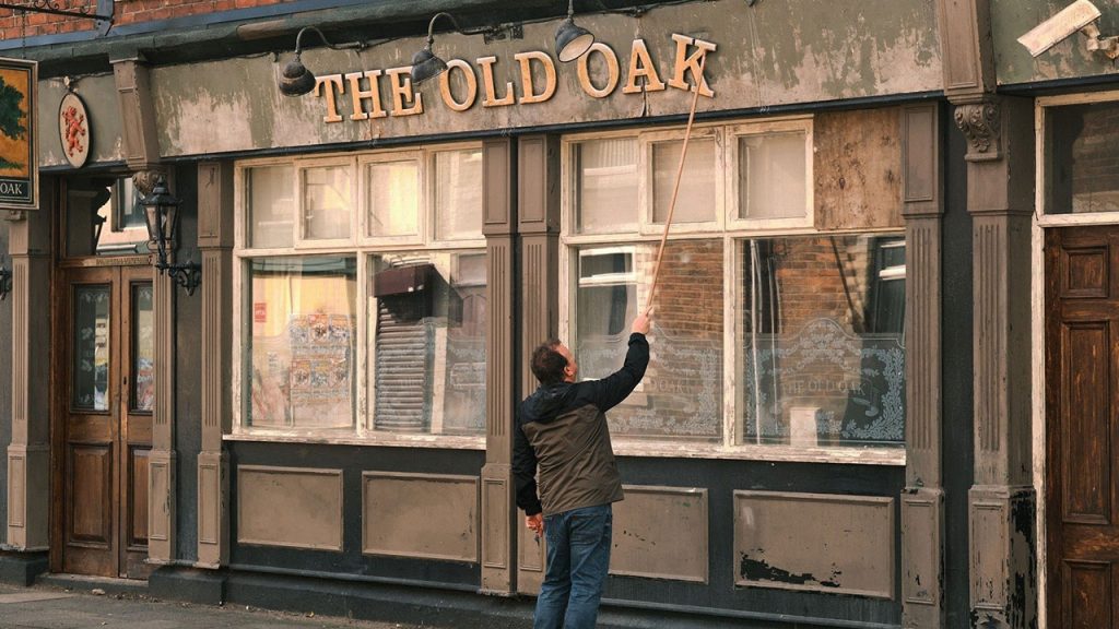 آشنایی با فیلم بلوط پیر/ The Old Oak 2023