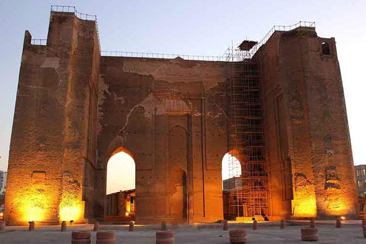 تبریز بیش از ۴ هزار بنای باستانی را در دل خود جای داده است