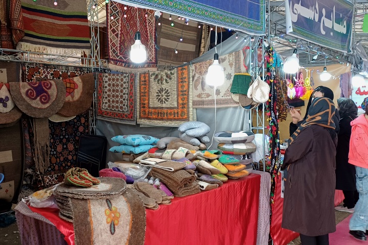 برگزاری جشنواره صنایع‌دستی و آثار هنری در کرج به مناسبت دهه فجر